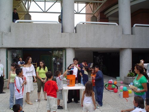 Explora kids 2007_Show Ciencia IFUG 13.JPG