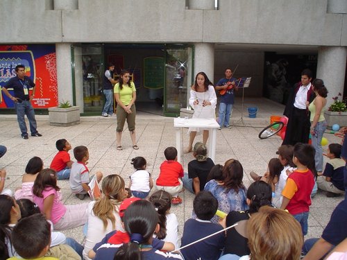 Explora kids 2007_Show Ciencia IFUG 15.JPG