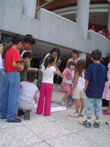 Explora kids 2007_Show Ciencia IFUG 6.JPG